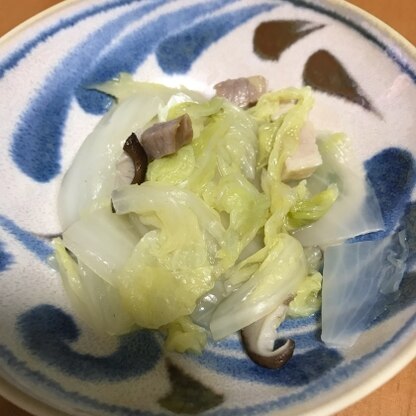 和食に合う白菜とベーコンのレシピを探してました！シンプルでおいしかったです♪